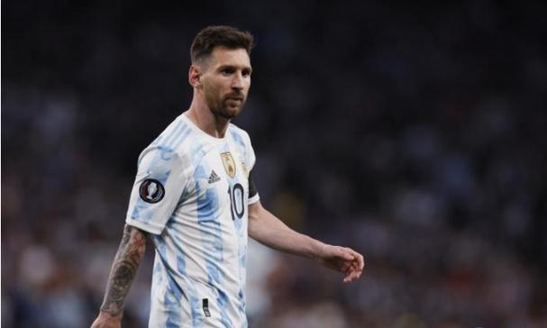 雷绍业利用任市委书记等职务便利,违规插手干预药品配送等……